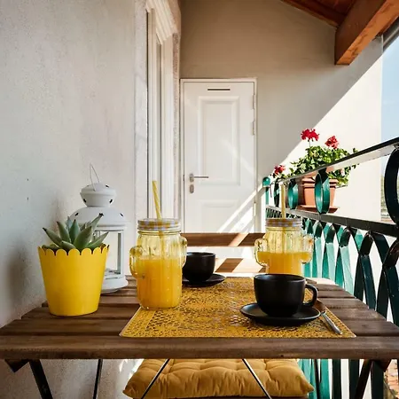 Appartement Lovelystay - Sun Loft W/ Balcony Oporto