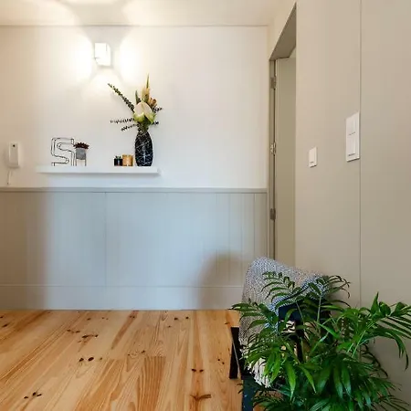 Lovelystay - Sun Loft W/ Balcony Apartment *