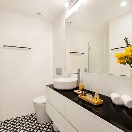 Appartement Lovelystay - Sun Loft W/ Balcony Porto